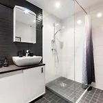 Appartement Quiet 2br Steps From Old Town, Parking Garage