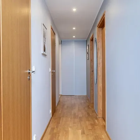 Apartment Quiet 2br Steps From Old Town, Parking Garage *