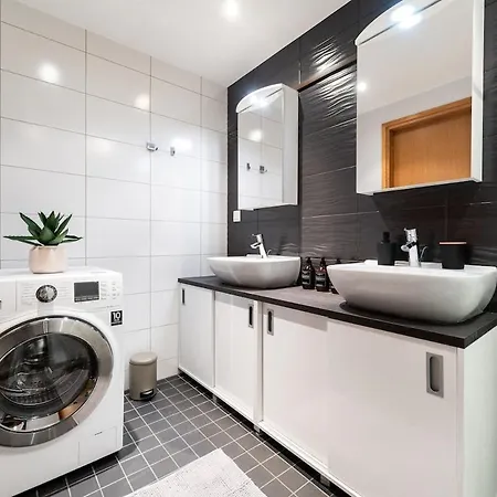 Quiet 2br Steps From Old Town, Parking Garage Korter Tallinn