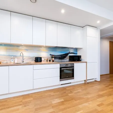 Quiet 2br Steps From Old Town, Parking Garage Apartment Reval