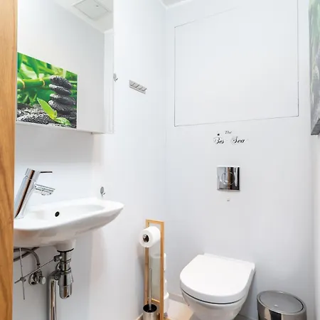 Korter Quiet 2br Steps From Old Town, Parking Garage Tallinn