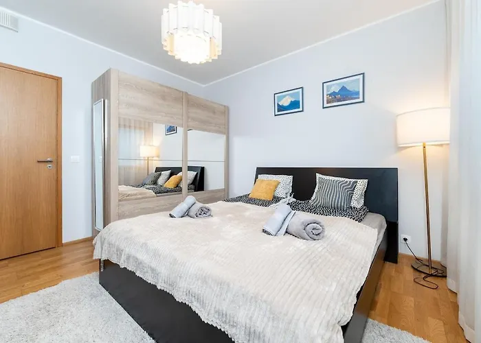 Quiet 2br Steps From Old Town, Parking Garage * Tallinn