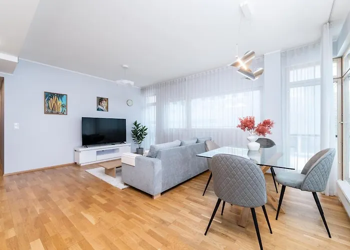 Quiet 2br Steps From Old Town, Parking Garage * Tallinn