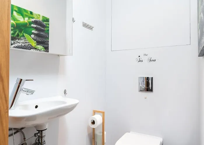 Lägenhet Quiet 2br Steps From Old Town, Parking Garage Tallinn